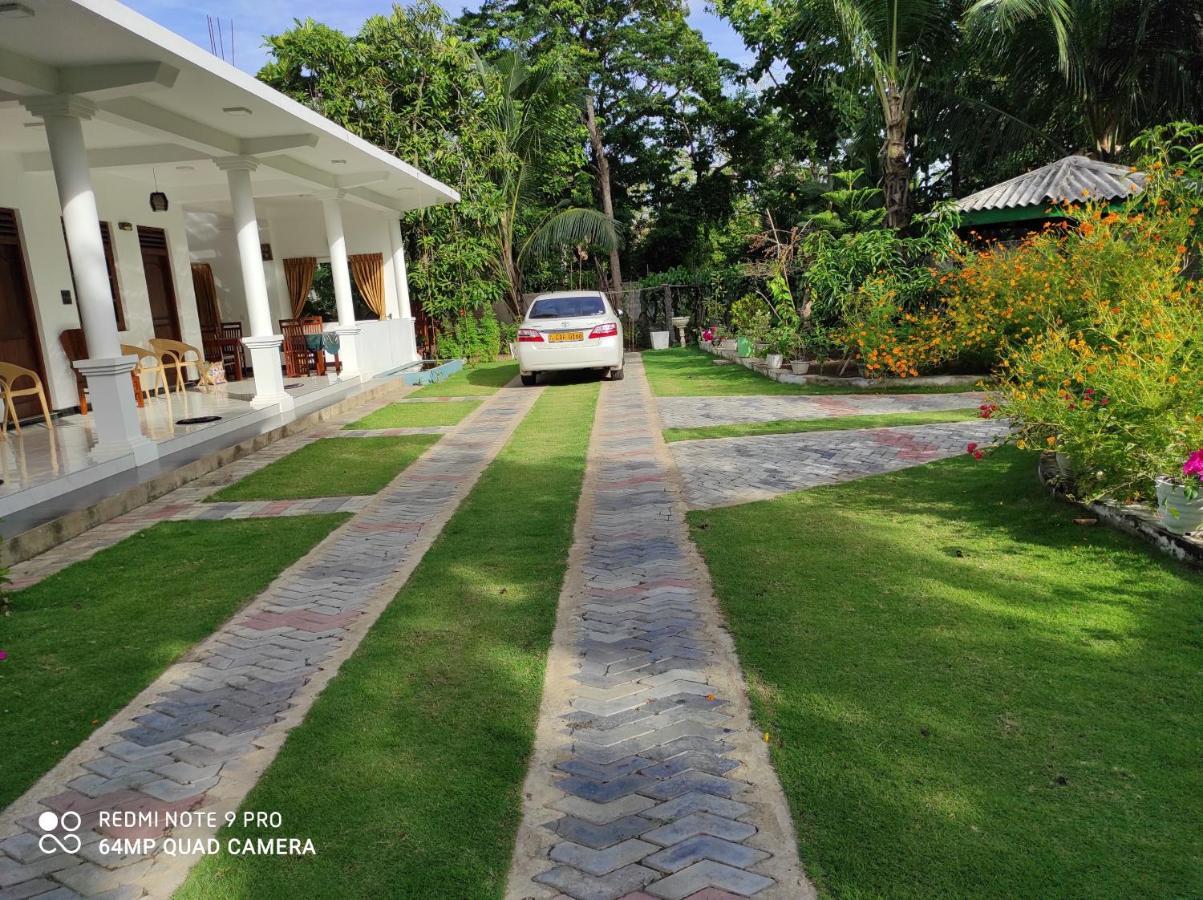 Geethani Tourist Home 폴로나루와 외부 사진