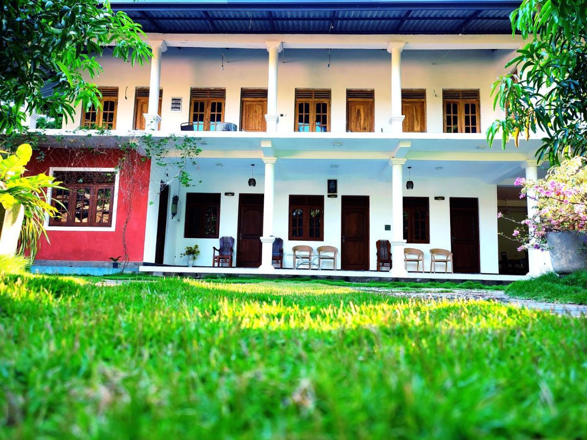 Geethani Tourist Home 폴로나루와 외부 사진