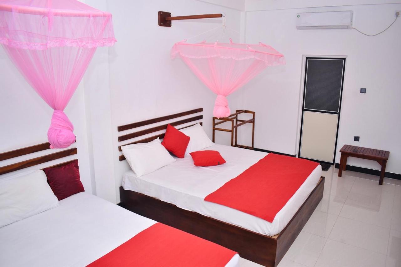 Geethani Tourist Home 폴로나루와 외부 사진