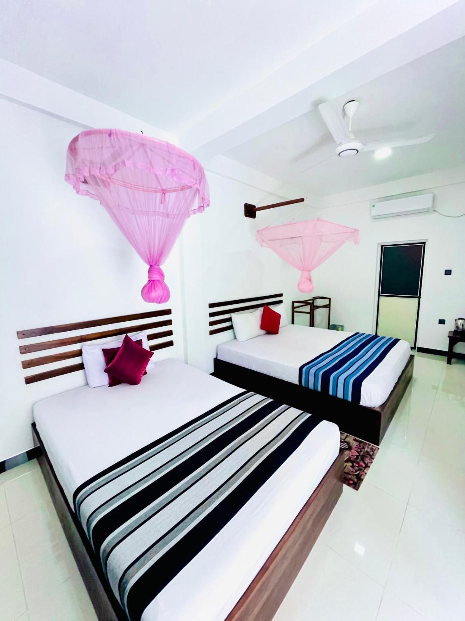 Geethani Tourist Home 폴로나루와 외부 사진
