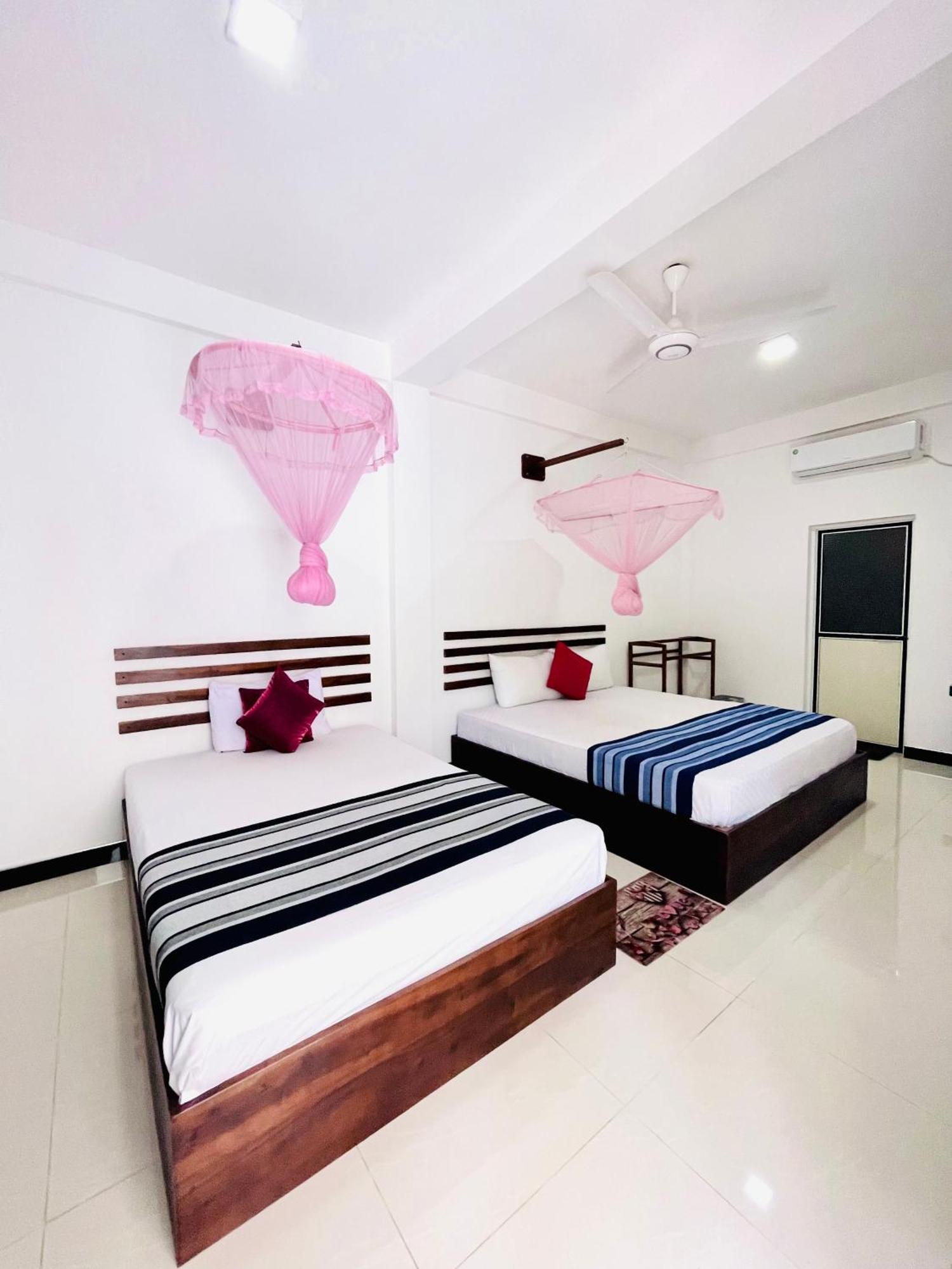 Geethani Tourist Home 폴로나루와 외부 사진