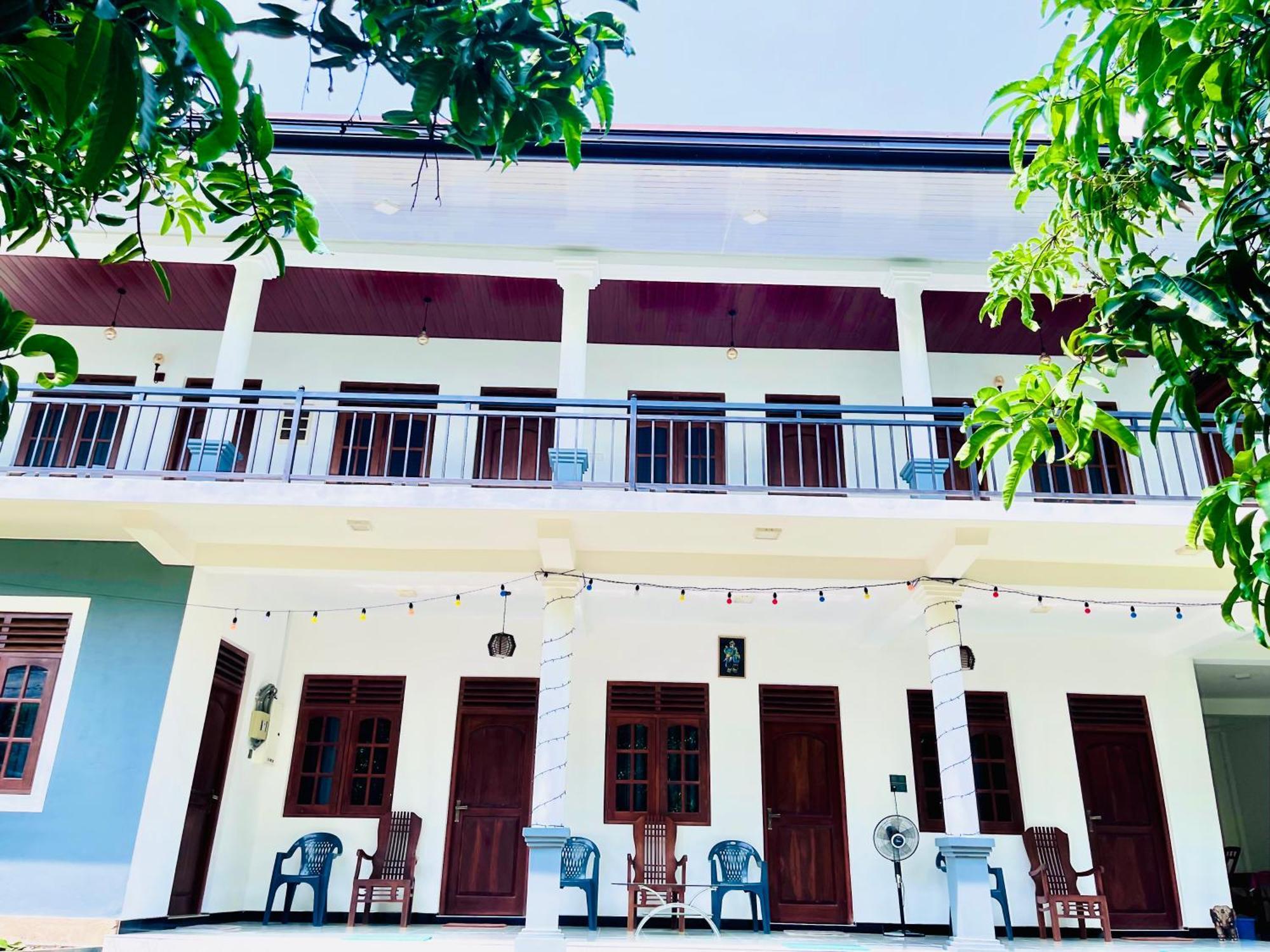 Geethani Tourist Home 폴로나루와 외부 사진