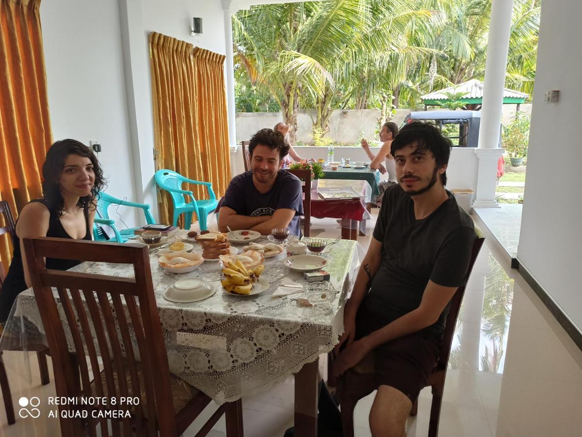 Geethani Tourist Home 폴로나루와 외부 사진